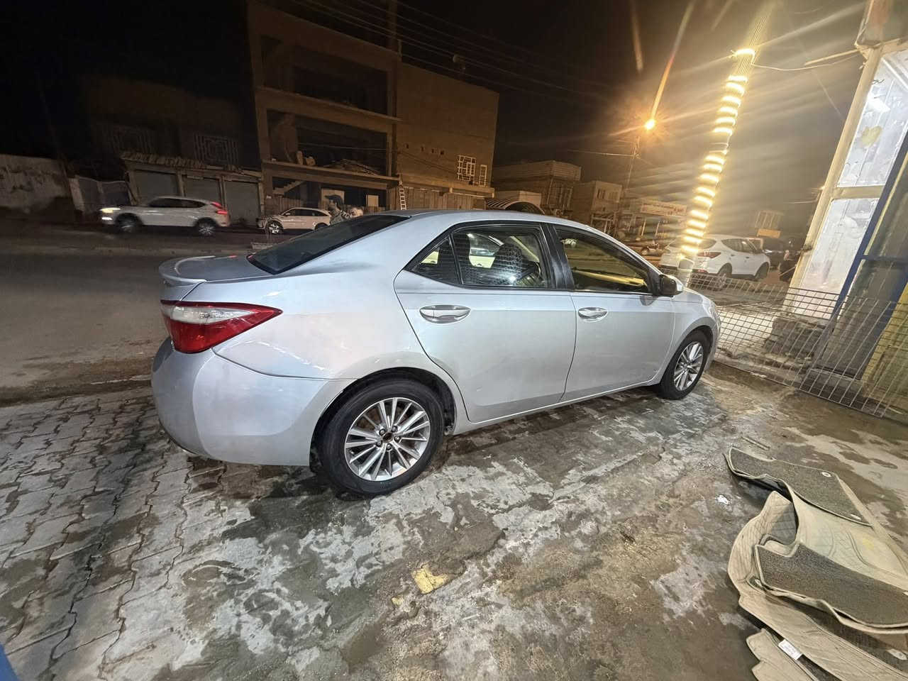 كورلا 2015 ضرر جاملغ خلفي فقط السعر 135 مع المجال ***********
