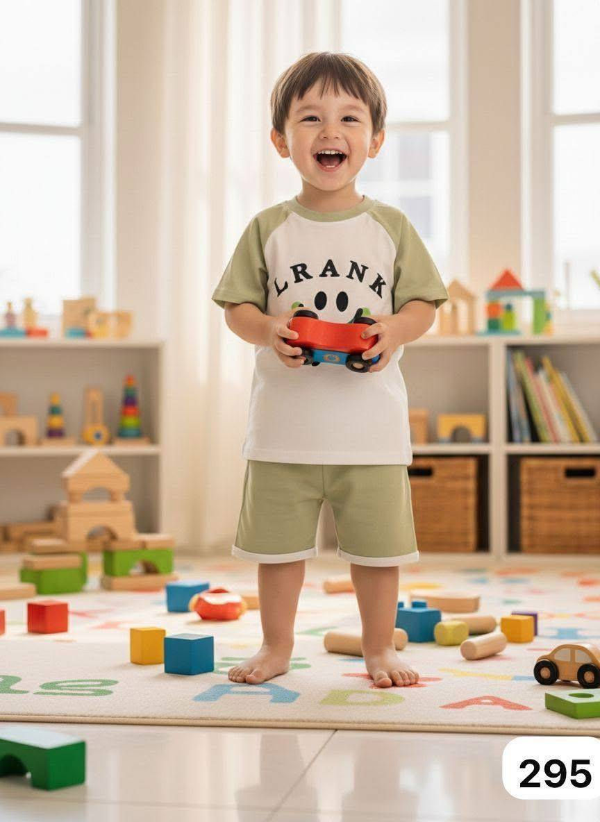 تراك ولادي 
خامية زبده 
يلبس من 1 الى 5سنة 

سعر القطعة 4الف

سعر الدرزن 35الف

نفس اصور طبق الاصل


**إذا كنت صاحب هذا الإعلان وتريد حذفه لأي سبب، رجاءا أرسل رسالة إلى الدعم الفني**