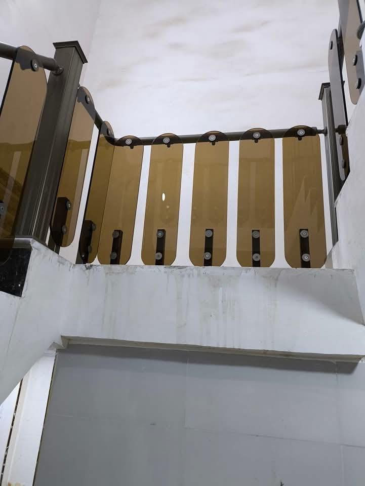 الأسطورة للزجاج والألمنيوم – الحلة 💚
نوفّر في الأسطورة للزجاج والألمنيوم كوادر فنية متخصصة لتنفيذ جميع أعمال الزجاج والألمنيوم بدقة وجودة عالية، مع الالتزام بالمواعيد وأفضل الأسعار.

يتوفر لدينا:
 • جميع أنواع نقوش الزجاج
 • زجاج مشجّر
 • زجاج أسود فحمي (4 ملم – 6 ملم)
 • زجاج ضبابي (4 ملم – 6 ملم)
 • مرايا عادية
 • مرايا ثلاثية الأبعاد (3D)
 • كافة أنواع الزجاج حسب الطلب

📍 العنوان: طريق حلة – كربلاء، عمود 247
👤 الإدارة: علي الجنابي

📞 للاستفسار والتواصل:
 • ***********
‎ • *********** (واتساب)
 • ***********
