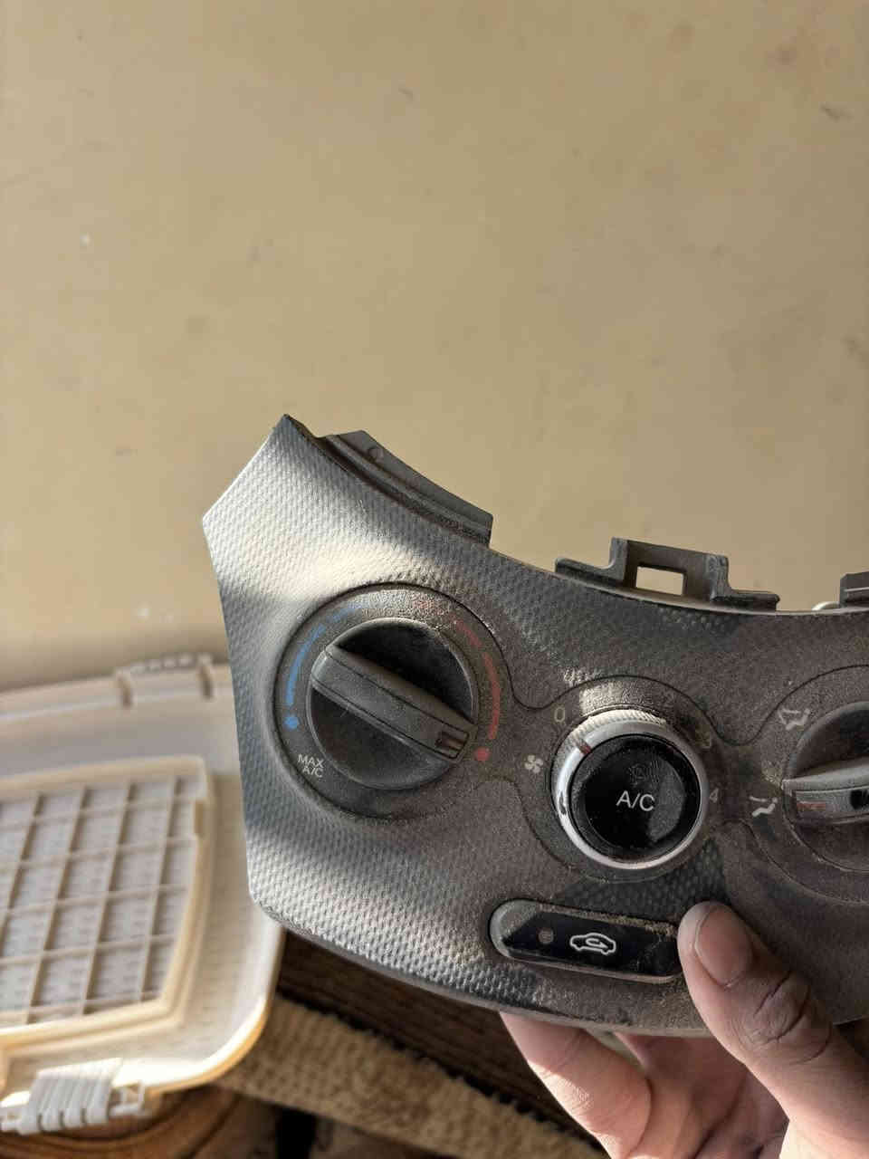 سلام عليكم عندي هاي غراض اكسنت من موديل
٢٠١١لل٢٠١٥ بوب ٢كاملات جام مكاين جام قفاله ابطاين ٤ هنه وال دكم دشبول كامل عده الكيجات بواري تبريد او لايتات او بكات او اشاير جيب او شد بدون ما تصلح اي سيكله شغال حته الكلوب مال الباكات موجود او الباقي بل صور بيع مستعجل بس عايزهن تنضيف شويه رايدهن ب
٣٠٠ كلهن مكاني سامراء ***********
