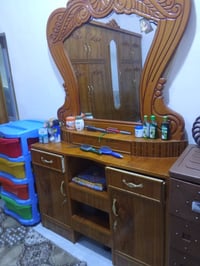 غرفة اخشاب • خمس أبواب • أبو الخصيب