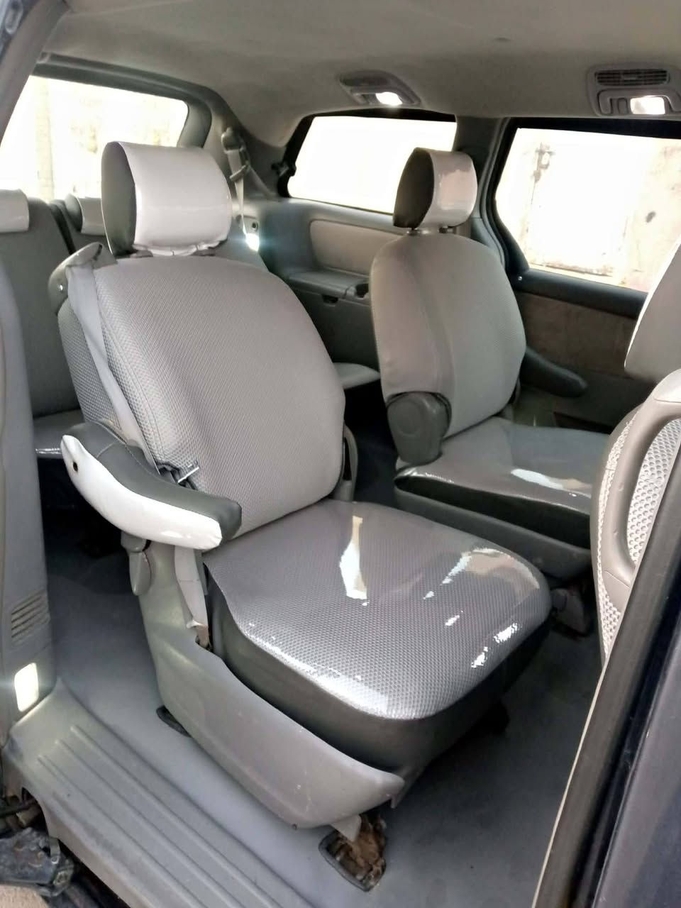 سلام عليكم تويوتا سينا للبيع موديل 2007 وارد امريكي  حادث  جاملغ امامي جهة اليمنة مكينة وكير جديد تبريد 3 قطع شغال تدفئة شغالة  تخم تاير كهربائيات شغالة بيبان كهربائي السيارة مصبوغة حزام جمالية رقم دولي واسط سيارة باسمي تحويل ثاني يوم سنوية لغاية 27  سيارة مال جناي مكان السيارة ذي قار ***********السعر (105)
