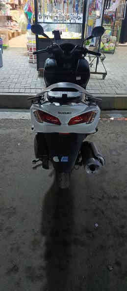 السلام عليكم شباب🤚
دراجه ساسوكي بركمنت موديل 2021🛵
حجم المكينة cc 200
الدراجه مكفوله كفاله عامه جدا نظيفه
مكاني بغداد الدوره🏘️
للاستفسار اتصال ***********☎️
, السعر 21 ورقه وبيه مجال🫵🫵
علما ان الدراجه تحتوي على صندوق
