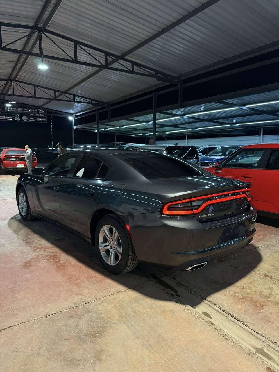 السلام عليكم
للبيع دوج جارجر 2023 SXT مواصفات اعتياديه كرسي كهرباء شاشه كبيره كاميرا حساس خلفي تدفئة بالكراسي الأماميه 

حادث السياره جاملغ وبنيد مبدل ومصبوغ وتصليح بالشاصي الأيسر السياره شغاله وتمشي من امريكا وجاهزه من كلشي بدون نقص 

( سعر السياره مناسب ) 

مكاني بابل المسيب 
للأستفسار : *********** واتساب او اتصال او خاص
