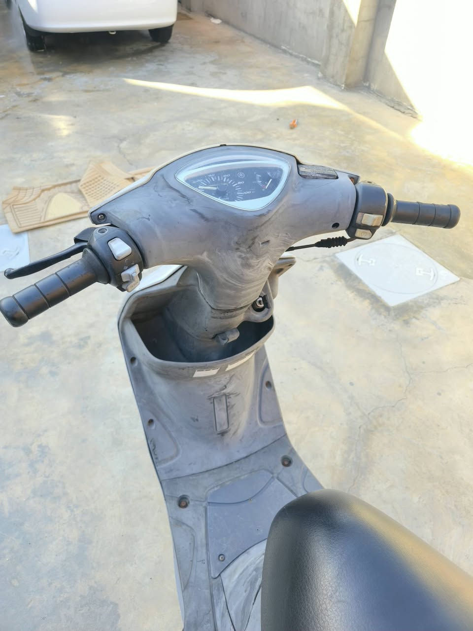 السلام عليكم ماكس عدله للبيع السعر 1150 بيهه مجال قليل المكان بغداد جسر ديالى الجديد الرقم ***********
