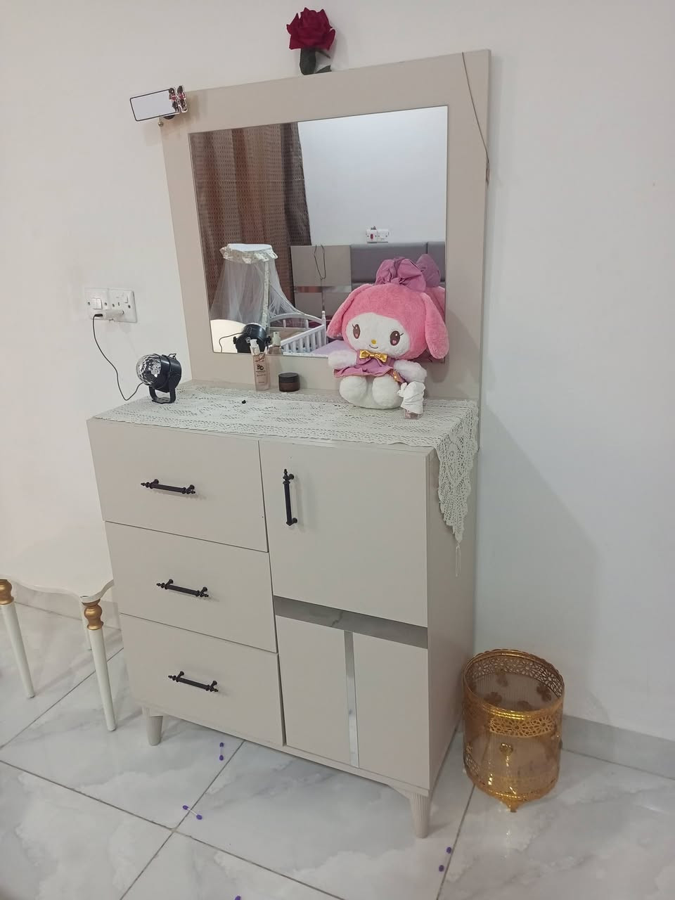 سلام عليكم  غرفه نوم  البيع ٧قطع
بعده جديده مكان بغداد الزعفرانيه ***********
