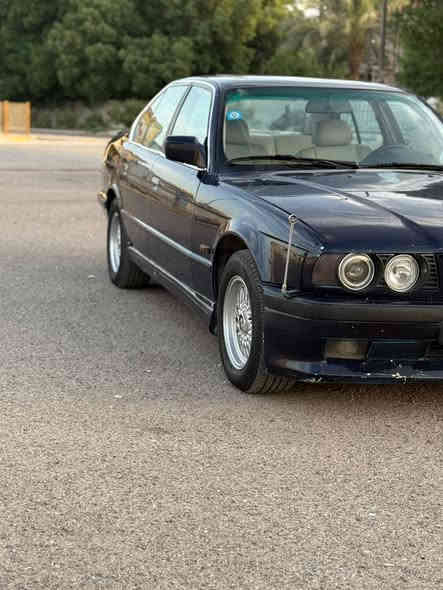 السلام عليكم 🤚 مكلف بلنشر 
بي ام 525 اصل وفصل  مسكرفانوص  بجم عريض m اوتو كير مكينه خير من الله 
تبريد ثلج منضومه جديده تخم تاير السياره مال جناي وجاهزه مكانها بغداد البياع موديل ١٩٩١ تفاصيل اكثر الاتصال 
*********** السعر 58
