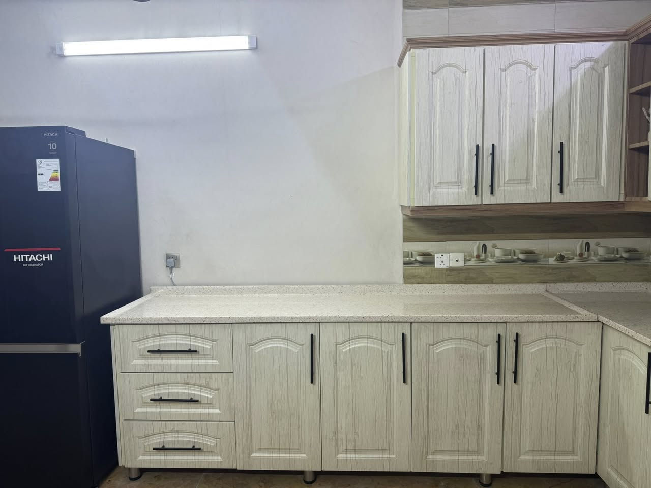 كاونتر وملحق HDF خشب
ابواب hdf خشب
ازارة والعكال خشب
والداخل المنيوم 
الكاونتر الارضي قياسة 3*2.5 متر
سطح الكاونتر مرمر
ملاحضة الطباخ والفرن مو من ضمن البيع
وبدون مغسلة بس كاونتر
السعر مليون ونص دينار عراقي
مع العلم كلفنة 4ملايين ونص
للتواصل والاستفسار 
***********
موجود واتس
