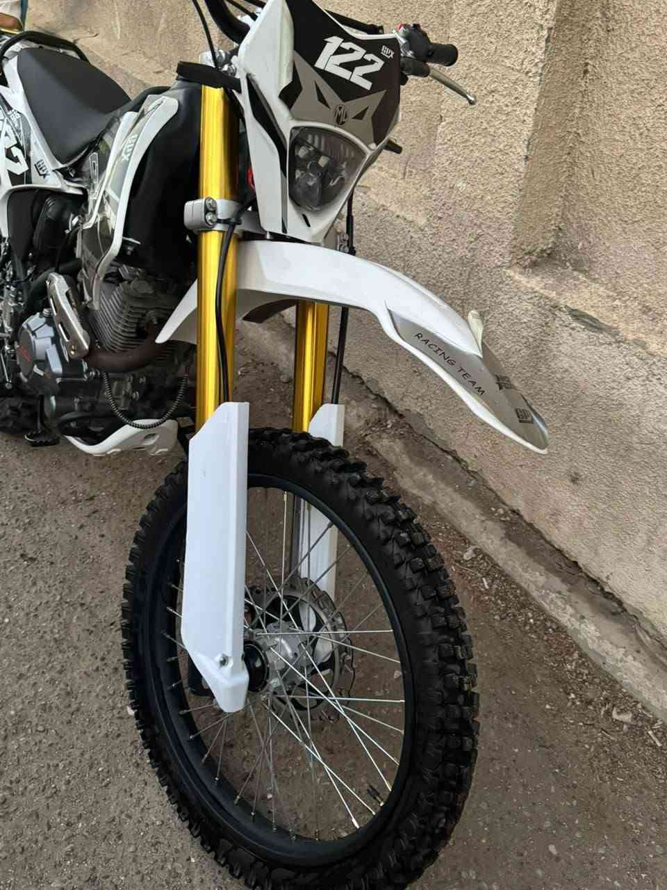 قفاز للبيع 
300 cc 
العنوان بغداد شعب لو ممحتاج مابيعها اكفلك مكينه و كير 
العداد  طافي لنو وكع عليه مي و خلاص 
السعر 1550 قفل ***********   جماعت ال1350 لا تتصل يروحي انت
