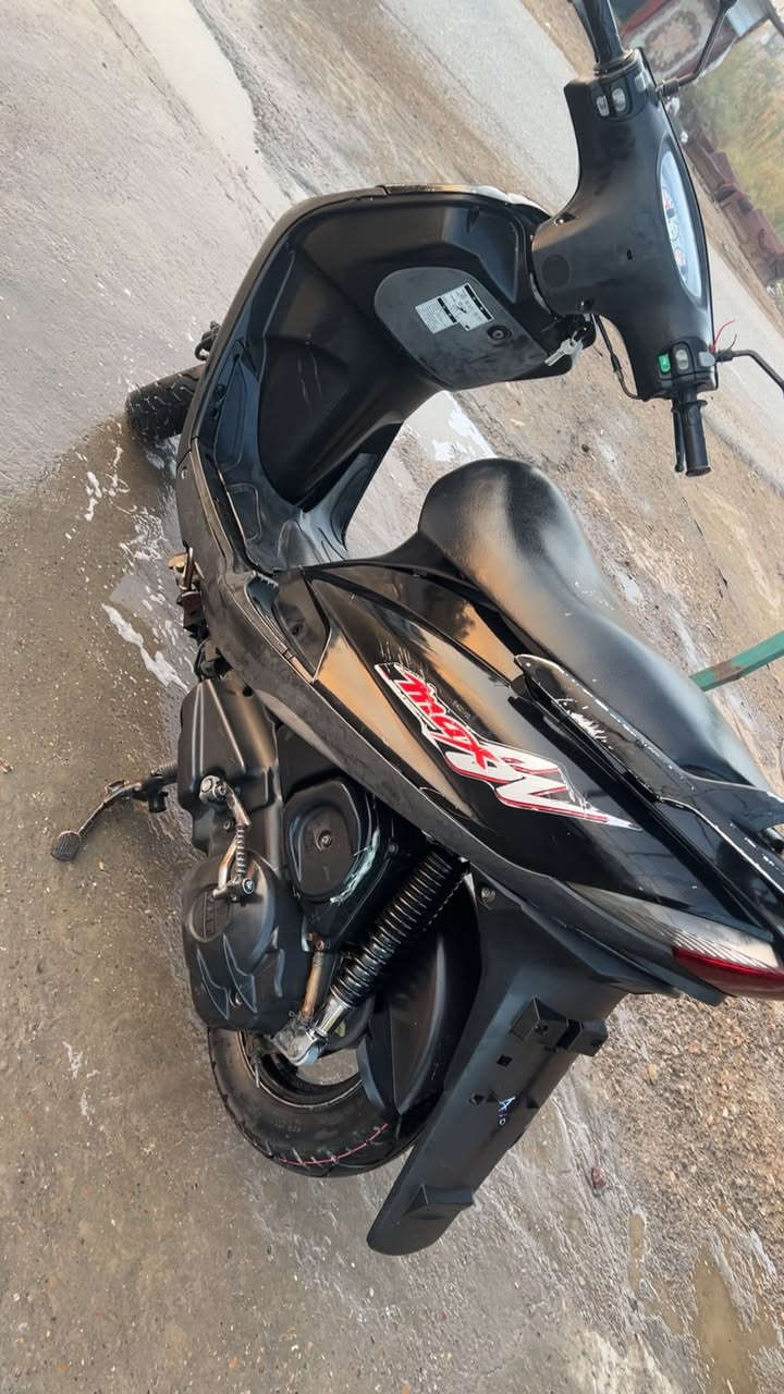 سلام عليكم دراجه ماكس 140للبيع  الدراجه مكينتها خير من الله وكامله مكمله شغاله من كلشي للتواصل *********** مكانها بغداد الراشدية
