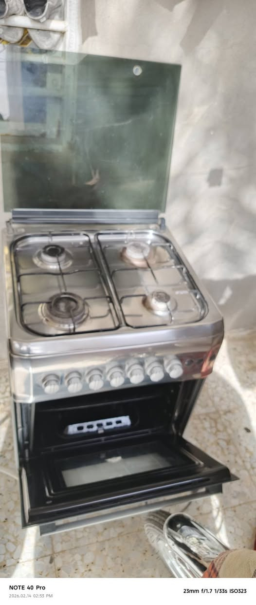 سلام عليكم غراض بيت ستعمال قليل غساله وخلاط ومروحه جداريه وطباخ وجزامه ملابس وسخان( گيزر) ليريدهن كلهن ينباعن سوه موتجيني تكلي بيعني وحده اتصل *********** واني خادمك
