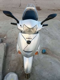 دراجه ليدي حديث للبيع للستفسار على الرقم 07751109012 او خاص