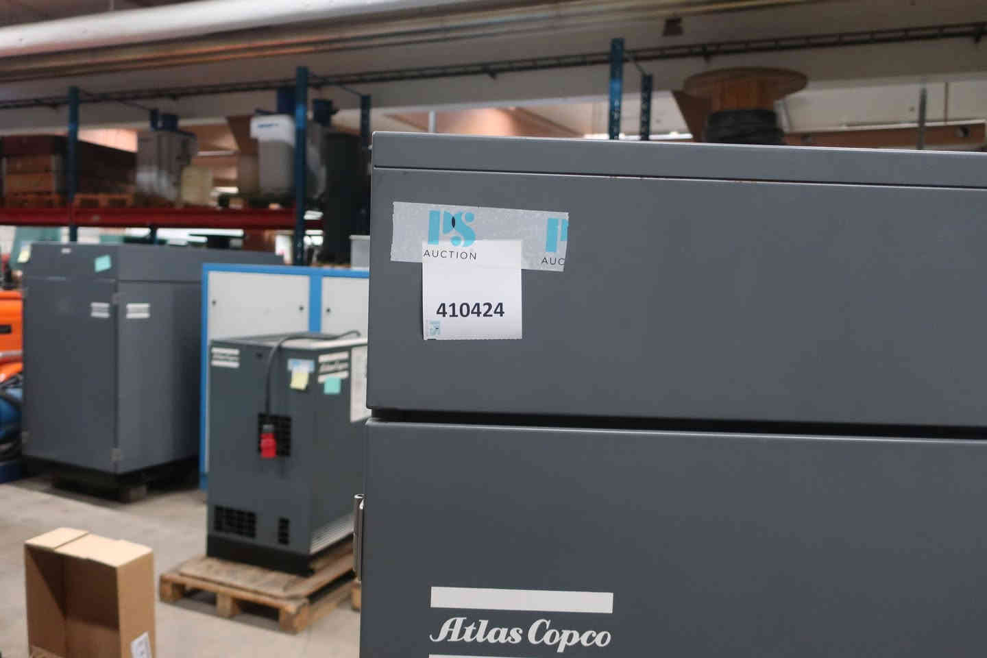 السلام عليكم  يوجد لدينا كمبريسر هواى اويل فري  من شركة أطلس 
صناعة اوروبيه  🇪🇺 
Atlas Copco ZT22 
Bar 7,5 
Motoreffekt: 22 kW

العنوان النجف الاشرف 
البوحداري عمود ٤٠
WhatsApp ***********
