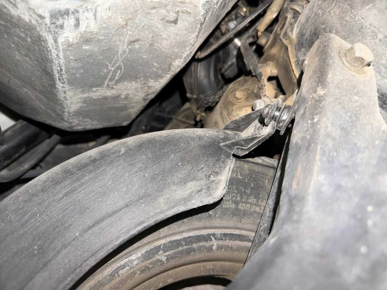 دراجة بريز شغالة سلف هندر باتري ضعيف رايدها ب 400 الف وبيها مجال حق الجية ***********
