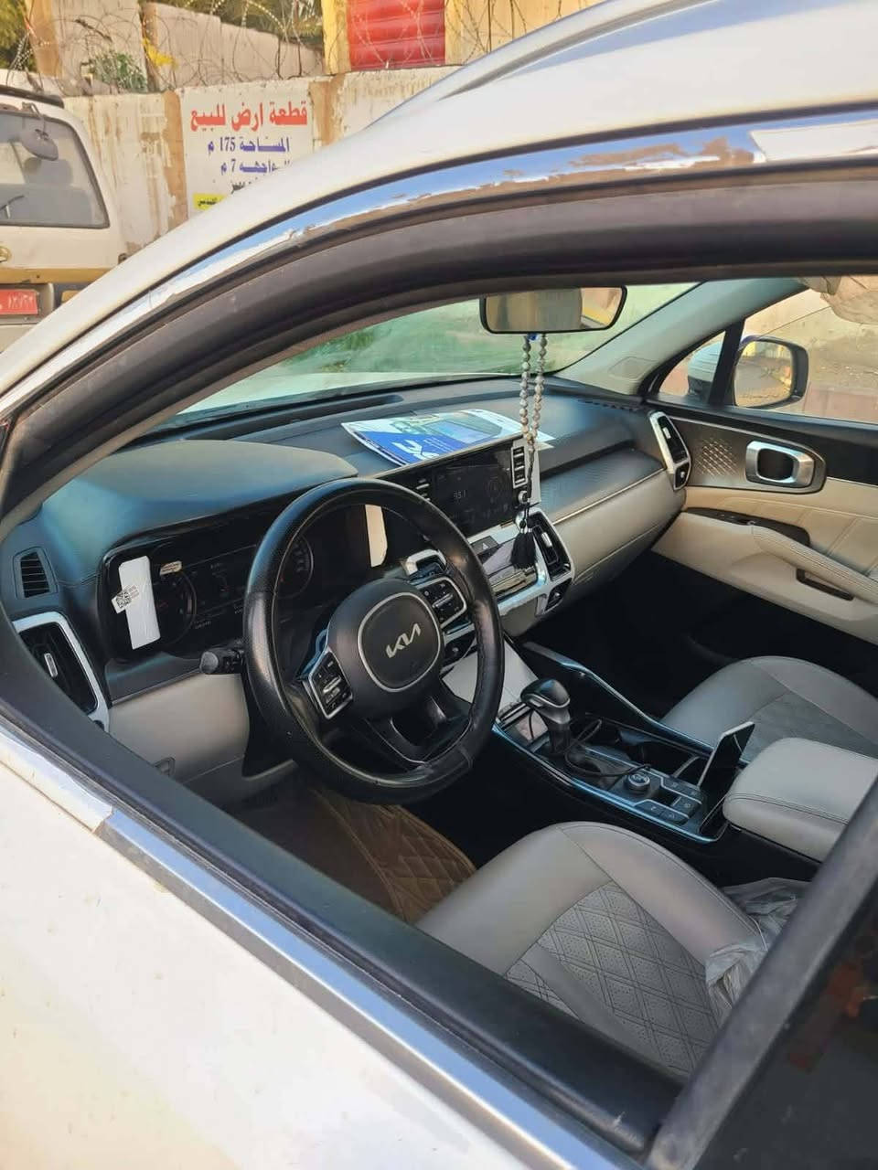 كيا سورنتو 2023 خليجي مكفوله فول مواصفات عداد المسافه 57000كم محرك 4سلندر 5ركاب السعر 250وبيها مجال المكان بغداد الأعظمية للاستفسار الاتصال ***********
