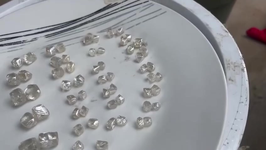 Top quality of natural rough diamond
Vvs1
200 usd per ct
00212676684300


**إذا كنت صاحب هذا الإعلان وتريد حذفه لأي سبب، رجاءا أرسل رسالة إلى الدعم الفني**