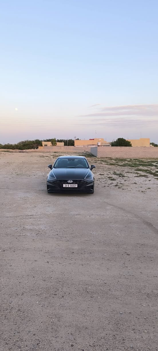 السلام عليكم
سوناتا 2023 وراد امريكي
تبديل بابين اومدكر نفس اللون رقم معوقين بصرة 
السيارة جديده ماشيه 60الف كم 
السعر 160
***********
