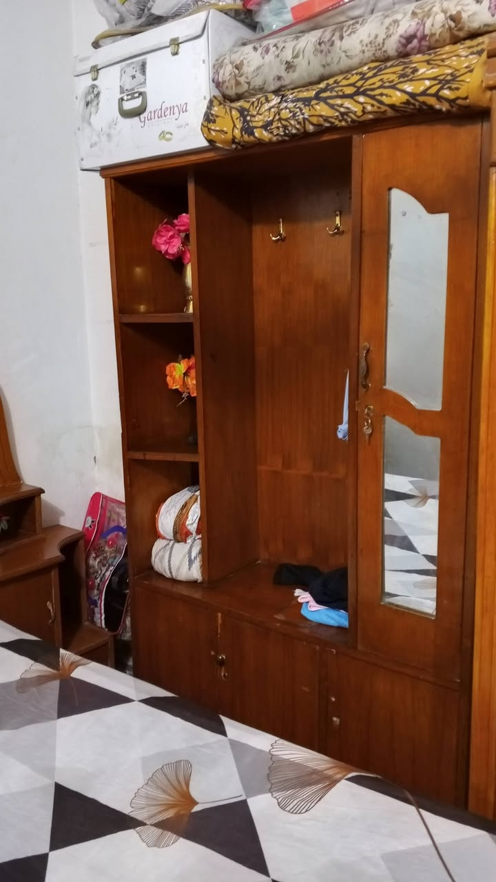 سلام عليكم ورحمة الله وبركاتة اخواني اهل الشطرة الكرام غرفة مستعملة بس نظيفة حيل للبيع مكان الشطرة حاوي العباس عليه السلام على الشط السعرمناسب شارع ال وارداول بيت ركن على الشط السعرمناسب رقمي ***********
