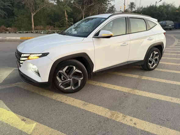 توسان موديل 2023 خليجي 
كفاله من الصبغ والبارد والتبديل
رقم بغداد انكليزي
 المشي51كم  
اربع وضعيات قيادة
اللون ابيض 
اضائه LED بالكامل
فول تحكم ستيرن
شاشه اعطال
تشغيل عن بعد
دخول ذكي
بصمه تشغيل
بصمة ابواب
تشغيل عن بعد
شاحن وايرليس
كشنات كهرباء
كشنات جلد بلادي.                                                              
اريل نفگيشن
حجم الاطار 19
سبير منازل
ويل جبير
داخل مخمل
هاند بريك كهرباء
مانع منحدرات
مانع انزلاق 
كامرة دوارة
مري شفط وتفتح عند الاقتراب
اضائه ابواب
بردات خلفيه بلادي
بردة جنطة
تشغيل انارة عند الدوران يعني لايت لكزز
حساسات اماميه + خلفيه السيارة فول 
عدا الفتحة
لايت لد خلفي امامي
السعر 212$ 
العنوان بغداد
***********
