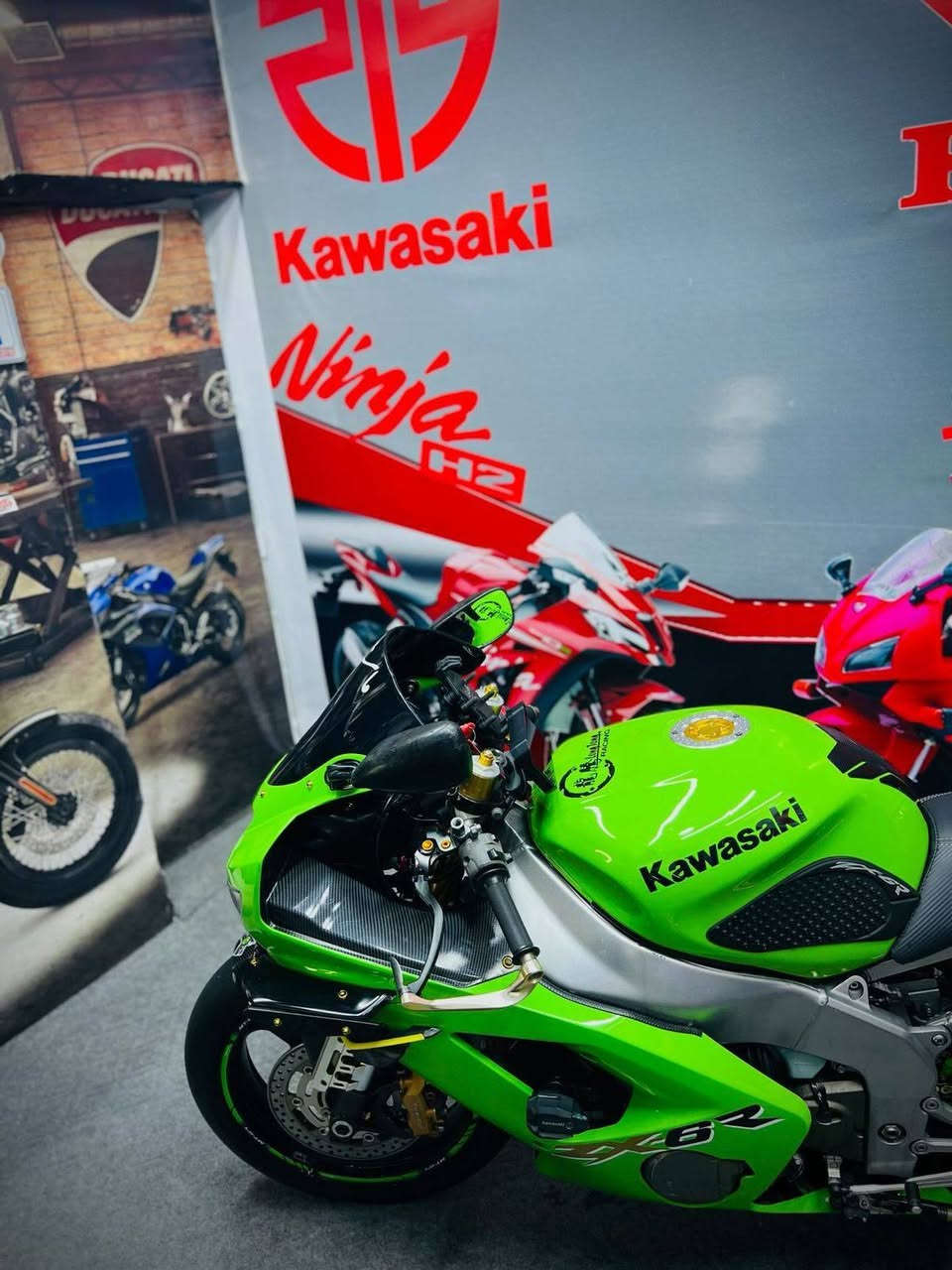 Kawasaki 636ZXR 2004🔥

دراجه عليه تزويد خير من الله 🔥

تطوالات اصليات اجن بيه من خارج 🔥

صالنصه اصليه mlvv🔥

سلايدرات 🔥

زعانف 🔥

جامه 🔥

شاشه🔥

تايرات اصليات مال حلبه شرط جدد 🔥

قنبوره اصليه 🔥

اشاير جناح🔥

سوارات مازده🔥

أجنحه امامي🔥

جناح بجم🔥

كشن شغل درجه أولى 🔥

جاملغ كاربون فايبر 🔥

سوادات كاربون فايبر🔥

قبق بانزين رياضي🔥

دسكات جدد وكاله 🔥

انابير برمبو وكاله 🔥

سكن امامي اشاره 🔥

زنجيل جديد🔥

تايرات ماركه <DUNLOP🔥

دهن جديد AMSOOI🔥

بكلايت خليه اصلي 🔥
مكاني كربلاء 
سعر ٤٠ مجال بسيط ... 
***********
