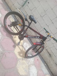 بايسكل جديد كامل من كلشي تايرات كير سعر 100وبي مجال المكان بغداد الإصل...