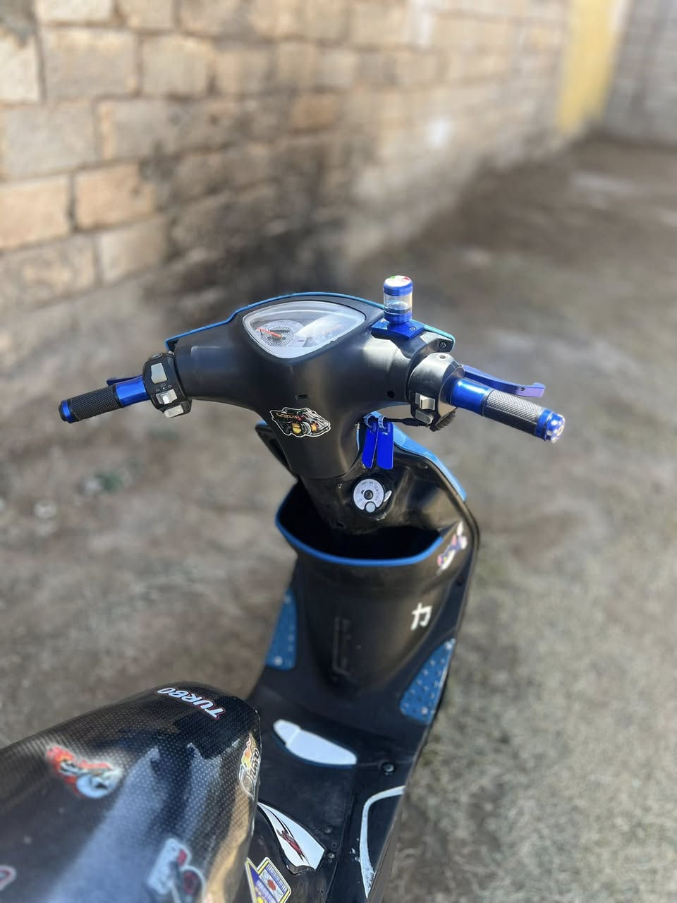 السلام عليكم ماكس عدله للبيع دراجه مكفوله من كلشي دراجه نشطه وسريعه ورياضيه بوشه 55 تجي تفحص بعينك و تشوف نضافه ول نشاطه مالته السعر 550 الف وبي مجال متوازي على البيع رقم تلفوني 0786 485 8311‬ بي وتساب مكاني الرمادي حصيبه الشرقيه
