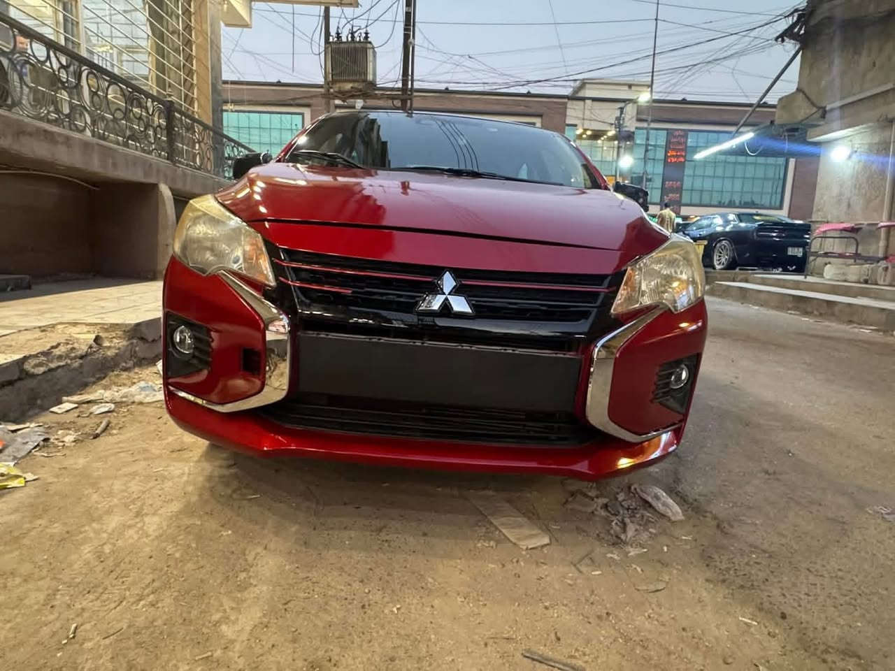 السلام عليكم 
للبيع 
مسيوبوشي ميراج G4
black edition
موديل 2023,￼ 
مواصفات الG4  
رادار مانع تصادم 
شاشة
كامرا 
 زنون
تحكم ستيرن 
ماشية حاليا 9000 مايل 
الحادث موضح بلصور 
تبديل بنيد وصبغ جاملغ 
ايرباك استيرن فقط مبدل وشغال
منفيست باسمي بدون رقم 

للاستفسار عن السعر والتفاصيل 
*********** 
مكاني بغداد حي الخضراء
