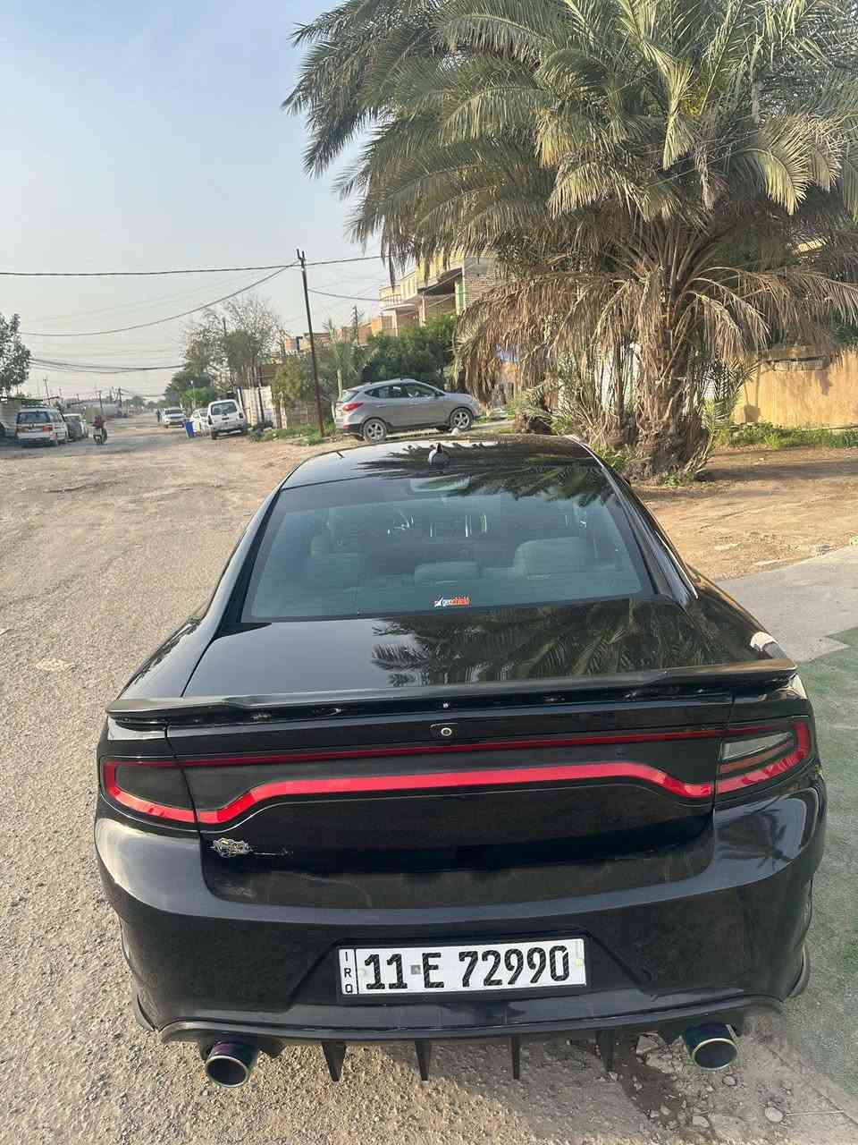 السلام عليكم 
للبيع جارجر وارد امريكي موديل 2017
حجم محرك 5.7 هيمي. rt 
فول مواصفات عدا الفتحه 
السياره استخدام شخصي ماشيه 75m
منضومه غاز فعاله عليها ادامه عامه 
كير محرك خير من الله السياره جاهزه للاخير 
مكان السياره بغداد التاجي قرب حسينيه البتول 
السعر 165 بيها مجال بسيط للاستفسار 
***********
