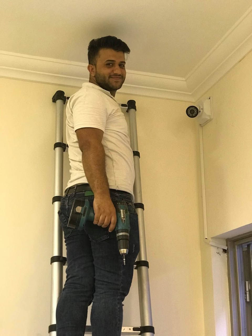 تنصيب وصيانة كامرات المراقبة داخل بغداد للاستفسار : ***********
