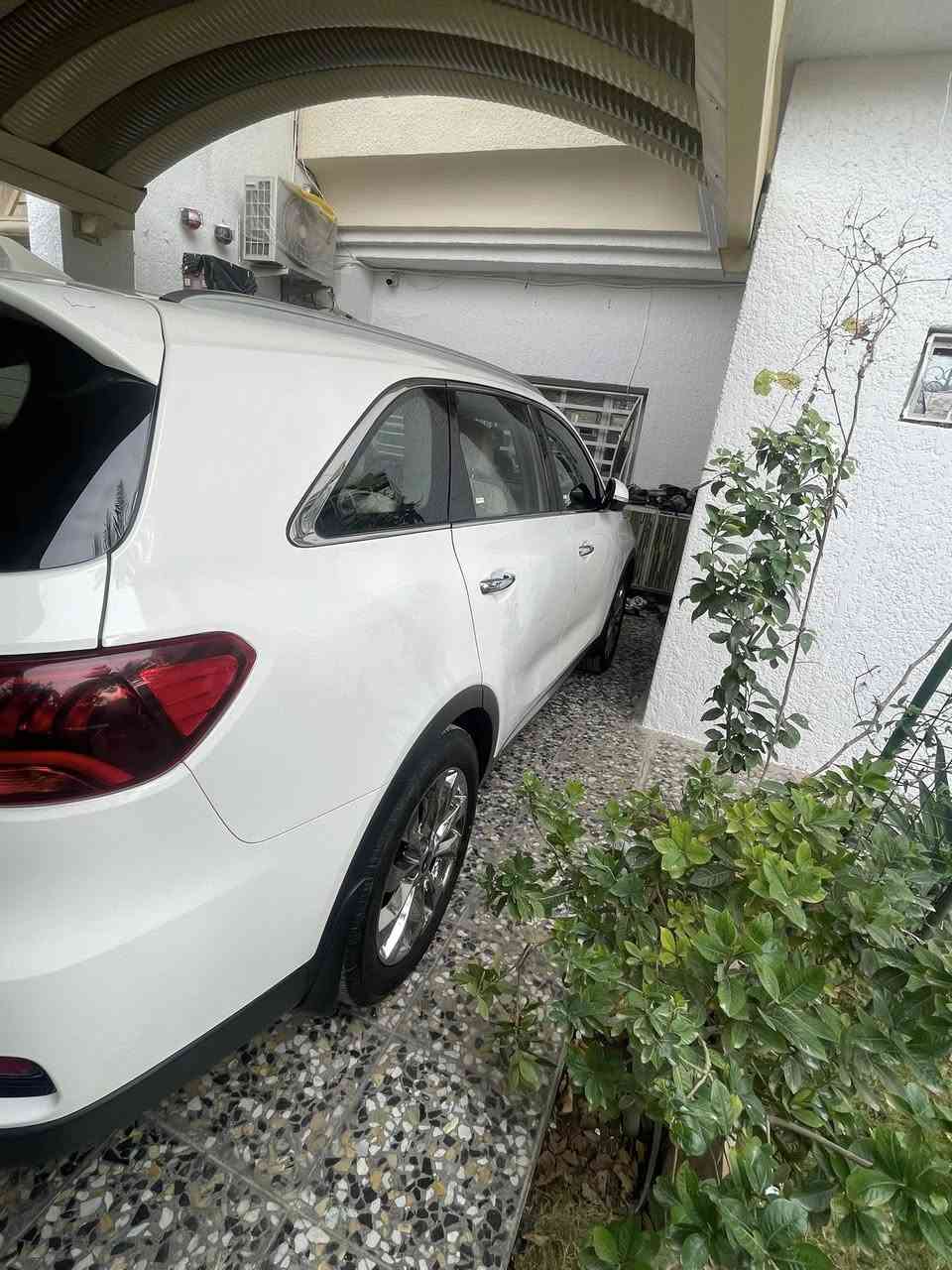 ‏السلام وعليكم

سورنتو 2020 خليجي كفاله عامه

السياره ماشيه 65 الف جديده مال جناي 

رقم سياره بغداد بأسمي مداور ثاني يوم

مكان سياره بغداد  

السعر 260 وبيهه مجال بسيط

اللاتصال ***********
0771 577 0186         

المواصفات
بصمه 
بصمه ابواب 
6 سلندر
7 راكب 
3 قطع تبريد 
جنطة كهربائية 
جنطة ذكية 
كشنات كهرباء
بردات خلفيه 
مانع نزلاق 
5 انظمة قيادة 
اوتو هولد 
نظام ترحيب 
4 جامة اوتو 
ويل كروم 19
حساسات امامي و خلفي 
اشاير بل مري 
كروز سرعة 
تحكم استرن 
لايت زنون
