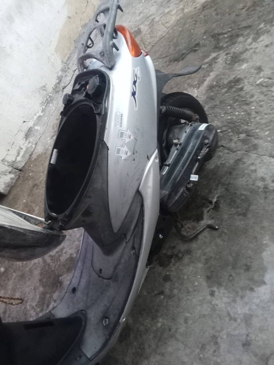 سلام عليكم شباب دراجه عصفوريه لبيع جاهزه شلعه اومعدل325مكاني بغداد مدينه الصدر شراي خابرني هاذه رقمي ***********
