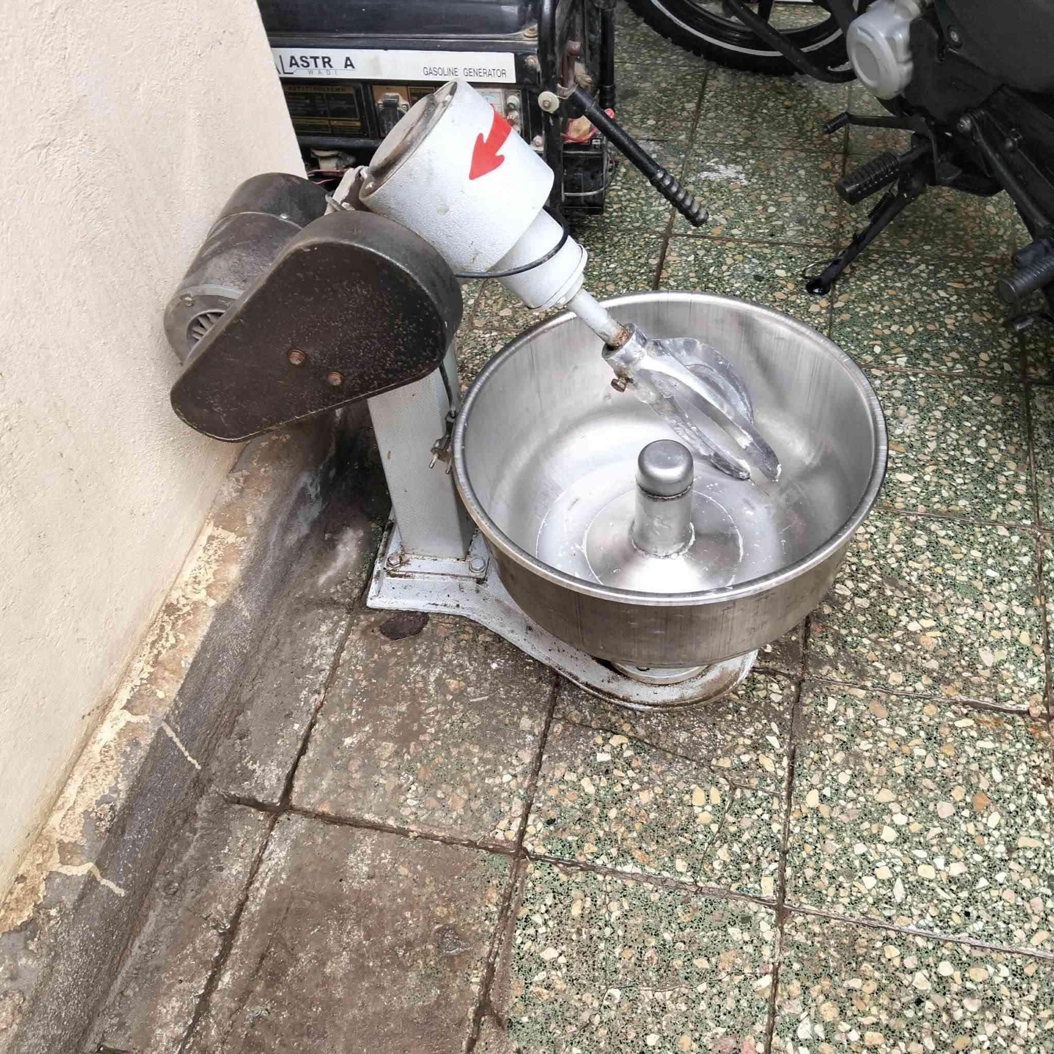 السلام عليكم 
غراض مستخدمه للبيع 
ثلاجة + عجانه 
السعر والتفاصيل اتصلو ع هذا الرقم ***********
