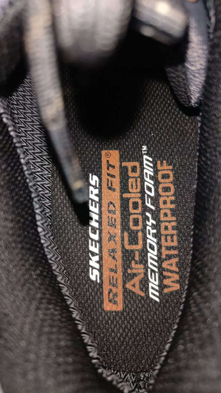 حذاء Skechers Men's Selmen - Enago 
  رياضي ضد الماء 
جديد ممستخدم نهائين قياسه 45  وشرط القطعيه اصليه 
سعرها 75 
***********
