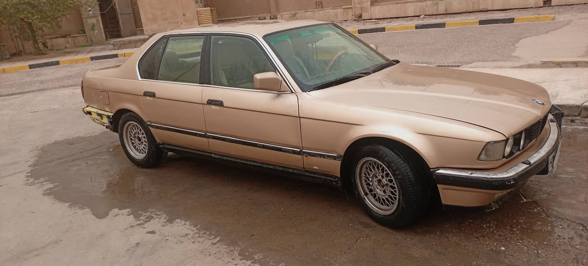 السلام عليكم بيئم 730
حداديه ٦٠ بالميه
تبريد شغال
كهربائيات كلها شغاله
مسجل ٦ سماعات يشتغلن
بيها نقص دعاميه خلفيه
غرفه فتحه جديده
*********** ابو الخصيب, البصرة
