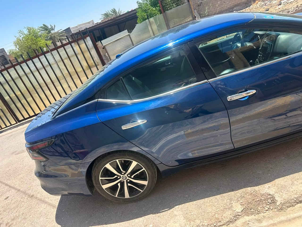 للبيع نيسان مكسيما موديل 22 فول موصفات عدا فتحه فقط جاهزه خير من لله بسمي مباشر. السعر 160 ورقه بيها مجال عنوان ديالى. ***********
