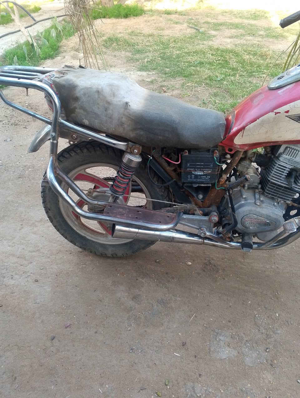 للبيع بدون اوراق جونده نقص كهربائيات تشتغل نكره زوج تايرات جوبلس مكينه زينه دراجه  جاهزه مكاني الحمزه الغربي السعر 325 وبيه مجال ***********
