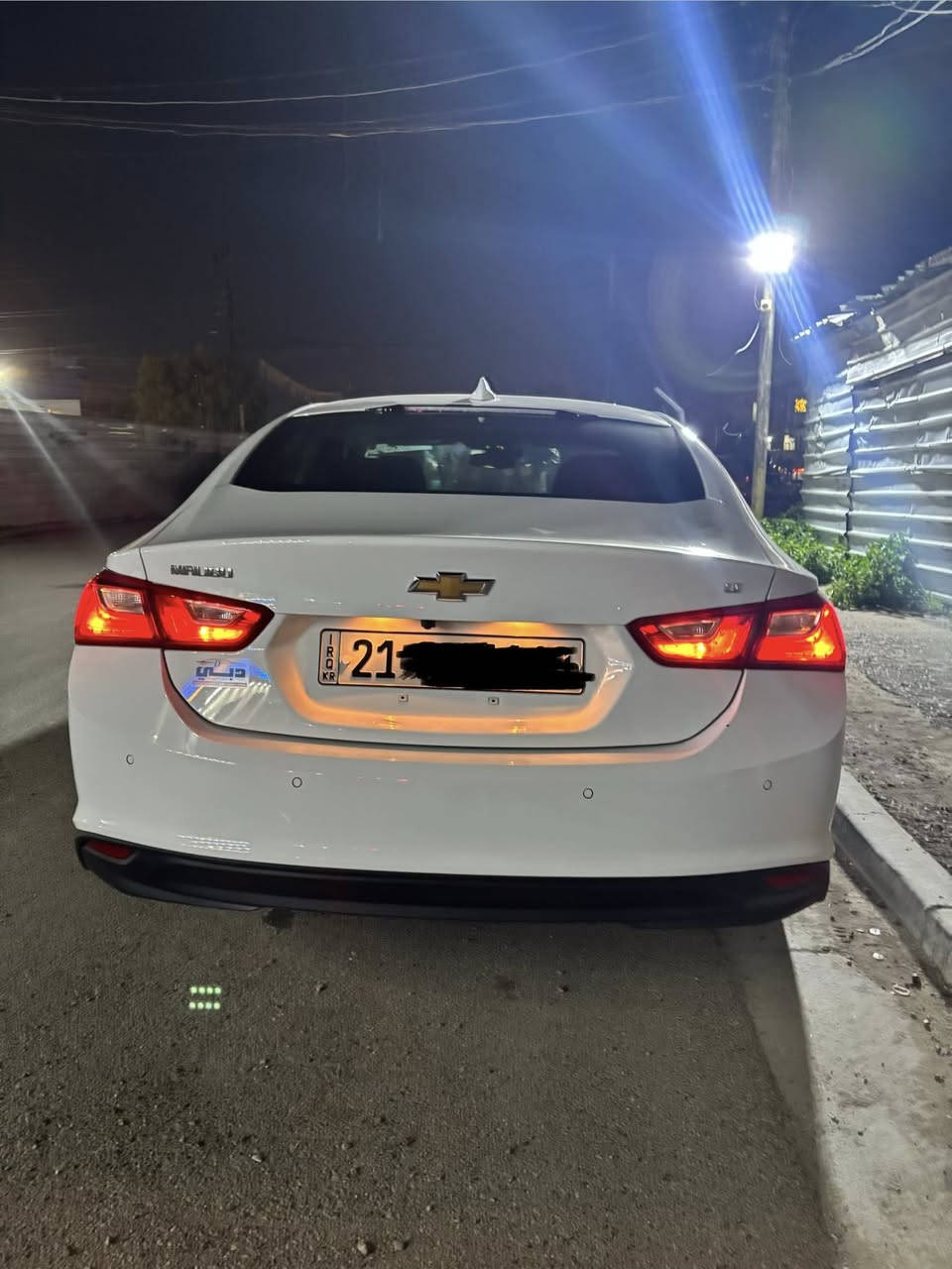 السلام عليكم
ماليبو 24 
وارد امريكي ابيض 
رقم سليمانيه بسمي 
الحادث بابين جهت اليمنه وحده تبديل اصلي وحده صبغ 
بدون دواخل لا شاصي ولا لغود 
مواصفات LT 
بصمه تشغيل 
تشغيل عن بعد 
دخول ذكي 
بانوراما 
تدفئه كشنات 
كشن كهرباء 
سايد برك بصمه 
اتو هولد 
توقف ذكي (براك)
داداشو 
تحديد مسار 
رادارات 360 درجه 
حساسات 360 درجه 
كامره دواره 
شاشه كار بلي 
ماشيه 28 الف كيلو متر 
العنوان السيديه 
السعر 170 وبي مجال 
الرقم ***********
