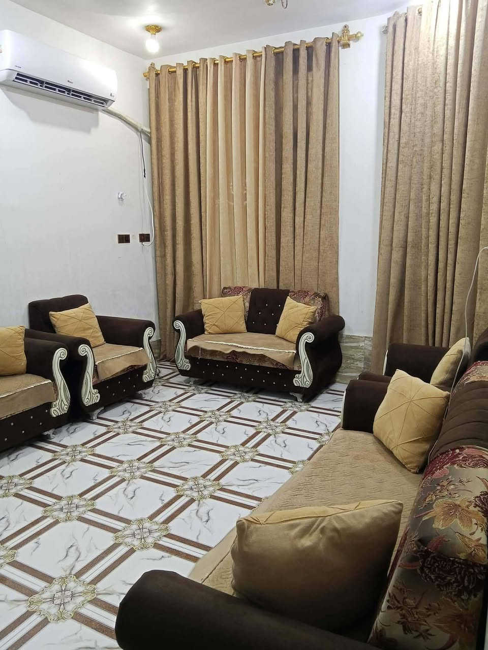 سلام عليكم 
بيت.   شارع الوائليه للبيع مساحته
120
بناء 2021
قريب ع الشارع. ع الصب. الجديد


**إذا كنت صاحب هذا الإعلان وتريد حذفه لأي سبب، رجاءا أرسل رسالة إلى الدعم الفني**