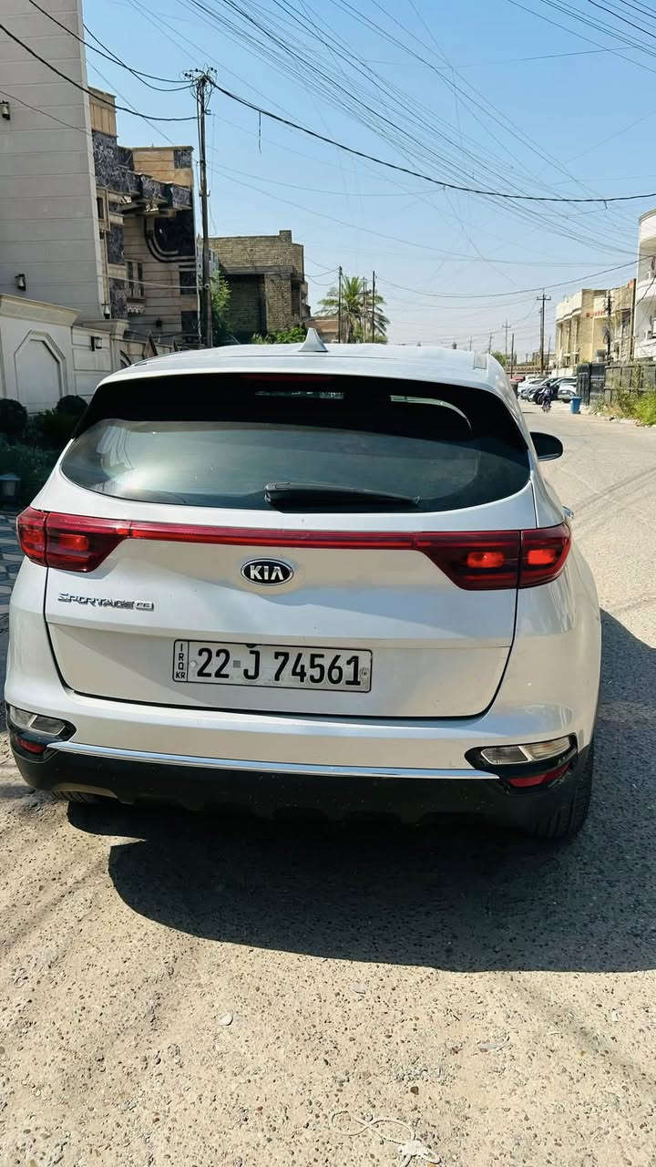 سلام عليكم سبورتج2021 موصفات تحكمات جهتين رادار فئت lX كروز سرعة تحديد مسار خير من الله موصفات صبغ جاملغ خلفي فقط ماشية 70 بسمي احولك ثاني يوم سعرهة 152 بيهة مجال شي قليل 
***********
