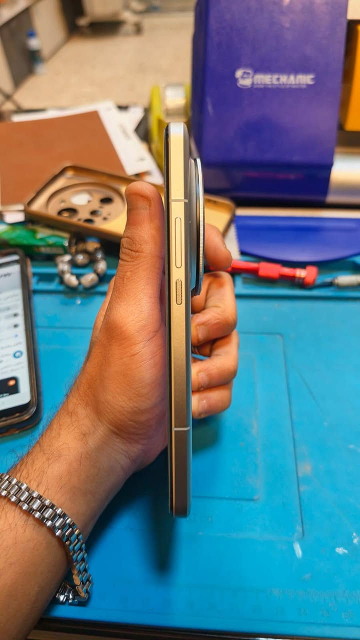 السلام عليكم  ..  شاومي  15 الترا نسخة صينية نظافة مية بالمية مع كافة ملحقاته للبيع( *********** )
