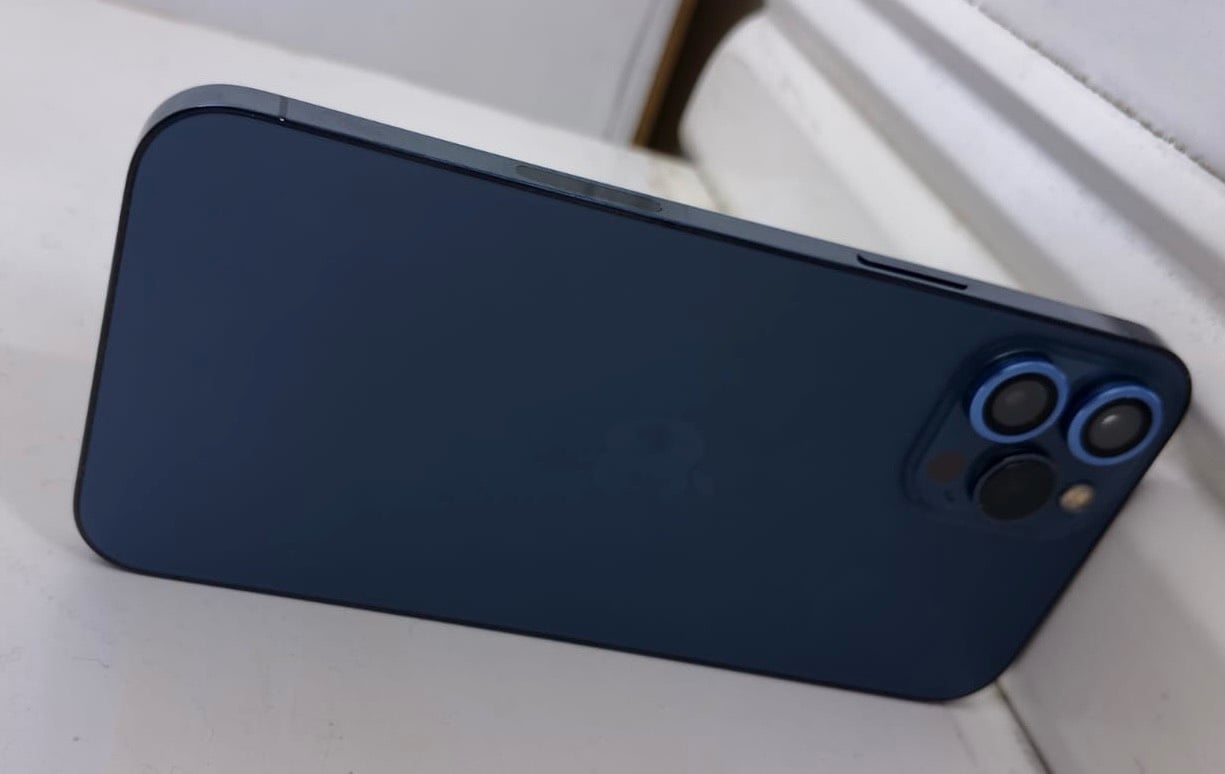 ايفون 12 برو ماكس ذاكرة 256 بطاريه 77 نضيف فول وما مفتوح ابد ولا مصلح مكاني مدينة الصدر 