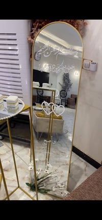 مراة مميزة للعرض والتصوير مع الكوشات الطباعة عليها حسب الطلب جدا جميلة...