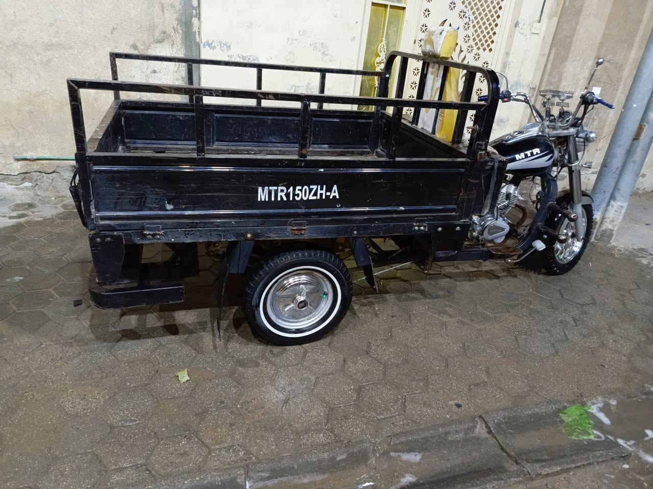 سلام عليكم دراجه موديل ٢٠٢٠ بيه محرك جديد ورقم نكليزي امداور ثاني يوم بسمي الاتصال ***********
