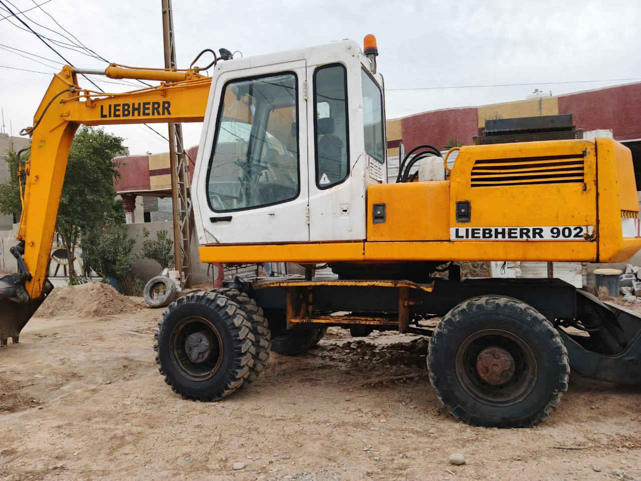 سلام عليكم
حفاره لبهير ٩٠٢ موديل ٩٣ ارقام سنويه شرط الشغل 
***********
