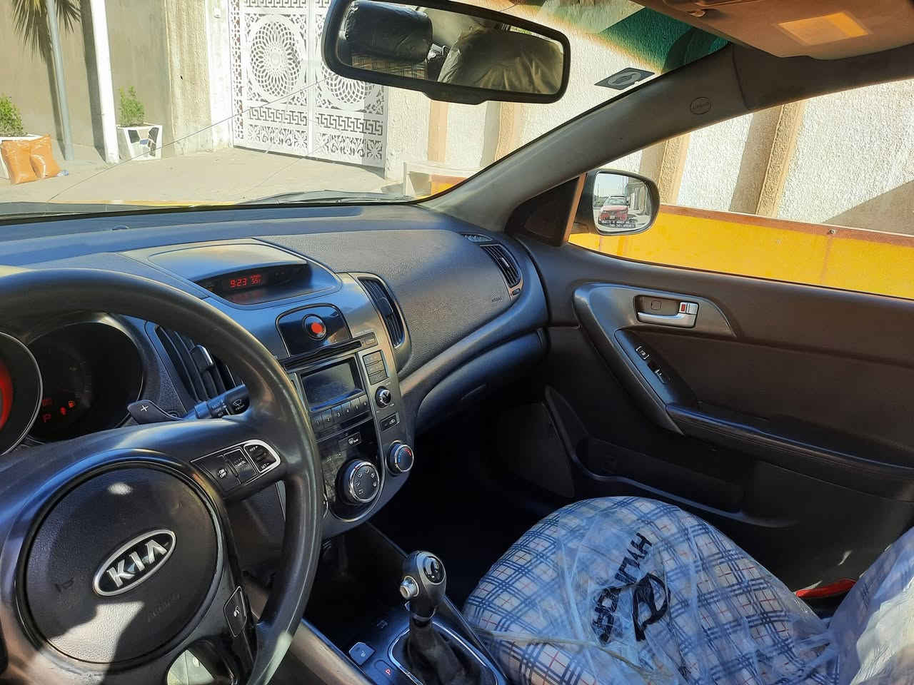 كيا فورتي ٢٠١٢ اجره جاملغ خلفي بدون دواخل بدون ايرباك تحتوي على منظومة غاز السياره كير اوتوماتيك 
سلايد روف
كشنات جلد
تدفئ بالكشنات الاماميه 
تحكمات ستيرن 
شفتات ستيرن
تبريد شغال
حداديه جديده
شايل بلمري 
رقم بغداد
مطلوب سعر ٩٠ورقة
الدورة المهدية الثانيه
رقم الهاتف ***********
رقم ثاني ***********
سياره بأسمي تحويل ثاني يوم
