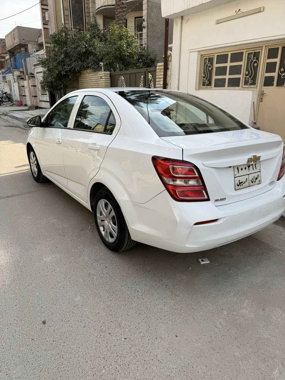 🚗 للبيع: شوفرليت أفيو (CHEVROLET AVEO) موديل 2019 🚗
السيارة خليجي شركة المنصور ( بيه طخه بل جاملغ امامي وربع بنيد ) .
كير ومحرك على وضع شركه بلاد 

• المحرك: 1600 دوش (DOHC) لنشاط واقتصادية في الوقود.

• ناقل الحركة: كير أوتوماتيك (AT) 6 نمر.

• المسافة المقطوعة: 120 ألف كم فقط
(USB عدد 2 + AUX).

• تحكم ستيرن كامل + تحكم بالمرايا كهربائياً.

• منظومة إضاءة (لايتات LED) + كشافات ضباب.

• تدفئة وتبريد ممتاز (جاهزة لكل الفصول).

✅ حالة السيارة ( جاملغ امامي صبغ وربع بنيد ):.

: رقم أربيل (قديم)، سنويه بسم شركه تحويل بأي وقت يناسبك 

• التحويل: أتعهد بل التحويل المباشر للمشتري.

📍 الموقع: بغداد - الكاظميه / 

💰 السعر: سعر مناسب جداً وبل خير على مشتري ).
سعر بيع نهائي 77 ورقه قفل سعر نهائي 

📞 للتواصل والاستفسار 
***********
