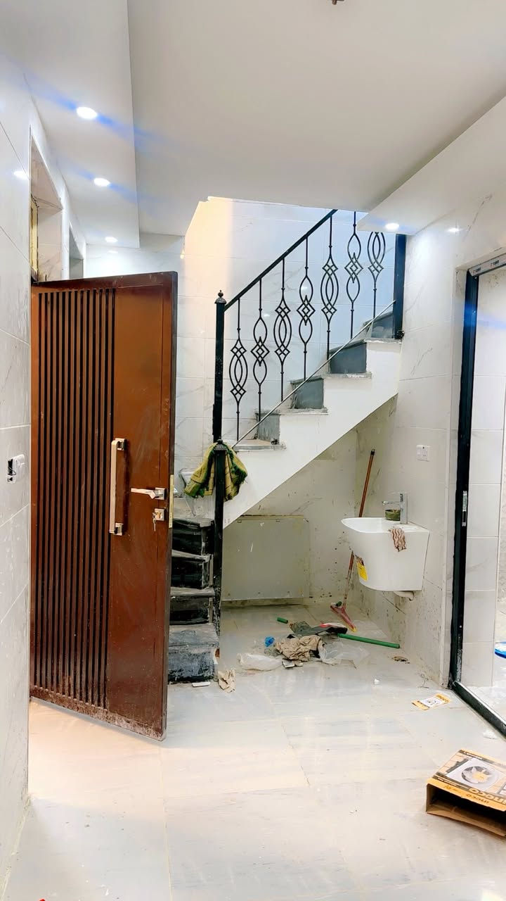 🏘️دار للبيع 53م طابو سكني (حي تونس قرب جامع الخفاف.......🏘️
🏠الوجهه (5/5) بناء حديث يتكون من طابقين ونص يحتوي على 3غراف نوم وصاله كبيره ومطبخ  وخدمات ------- 

(للأستفسار الاتصال خاص  وات ساب ☎️)

***********-أبو يوسف العلياوي للعقار ☎️

‭☎️ 0782 696 5969‬محمد صابر
