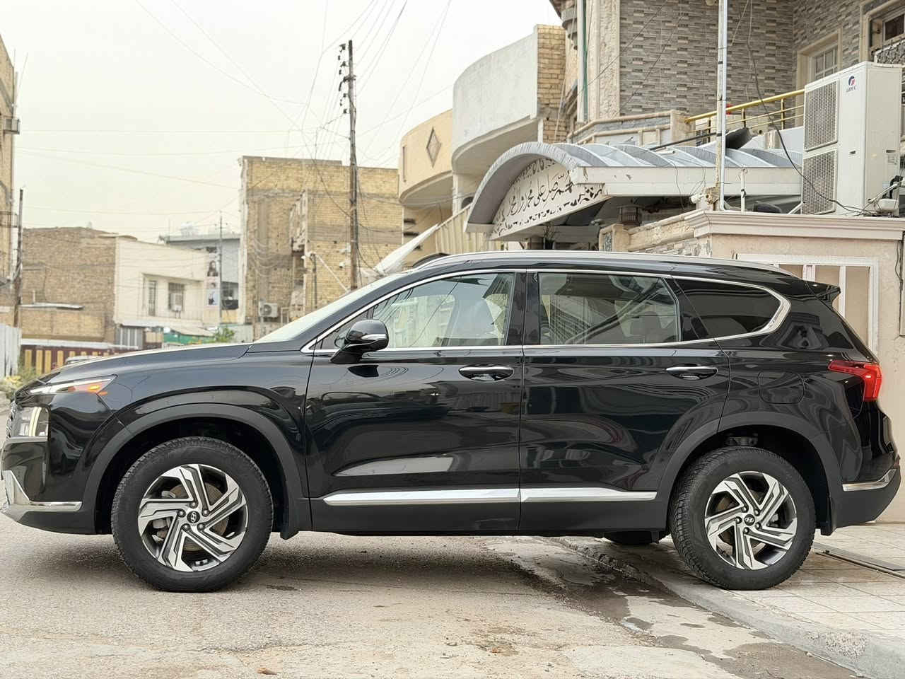 سنتافيا 2023 فول 1/1
السلام عليكم 
هونداي سنتافي
2023
السياره جديده ما شاء الله
فول مواصفات
بصمه
بصمة ابواب
بصمة جنطه
جنطه كهرباء شفط
بنوراما
رادار امامي 
رادار خلفي
رادار جانبي
كامرات عدد 5
تحديد مسار 
تنبيه خروج عن المسار
قياده ذاتيه
شفتات بالاستيرن
كشنات جلد
كشنات الامامي كهرباء
تدفئه بالكشنات
تبريد شاشه بيانو قطعتين
لد امامي 
بك لايت لد
نقطه عمياء
مري قلاب
ترحيب عند الاقتراب
تشغيل عن بعد
شحن لا سلكي
اشاير بالمري
ويل كب حجم  18/60/335
سايد بريك بصمه
كار بلي
شاشه 
كامره
شاشه دجتال
اوتو هولد
اطفاء ذاتي
ثلاث انظمة قياده 
تجوه خلفيه
داخل لونين
وبعض من المواصفات الاخرى
صور الحادث بالمنشور 
فقط حافة بنيد بدون دواخل
الشاصي واللغد والكير والمحرك مكفولات
السياره ليبل واحد
رقم اربيل الجديد دخول وترقيم جديد وكاله تحويل مضمون
للاستفسار: ‭0771 186 3459‬
السعر. 200
الموقع بغداد الكاضميه چكوك
