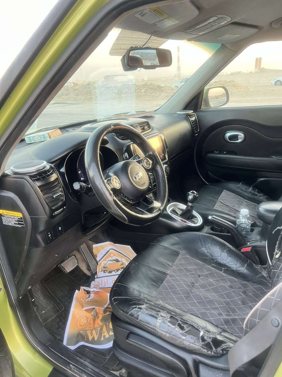 السلام عليكم 
كيا صول ٢٠١٧  امريكي  محرك ٢٠٠٠ جي دي اي (مفتوح ) 
 بيها جاملغ جهة السايق مبدل  وباب السايق والبنيد مصبوغات  وبيه نص قبق الجنطة مصبوغ 
السيارة رقم كربلاء الجديد  بأسمي  كير ومكينه وحداديه خير من الله  السعر ١١٥ وبيه مجال   
*********** واني بالخدمة
