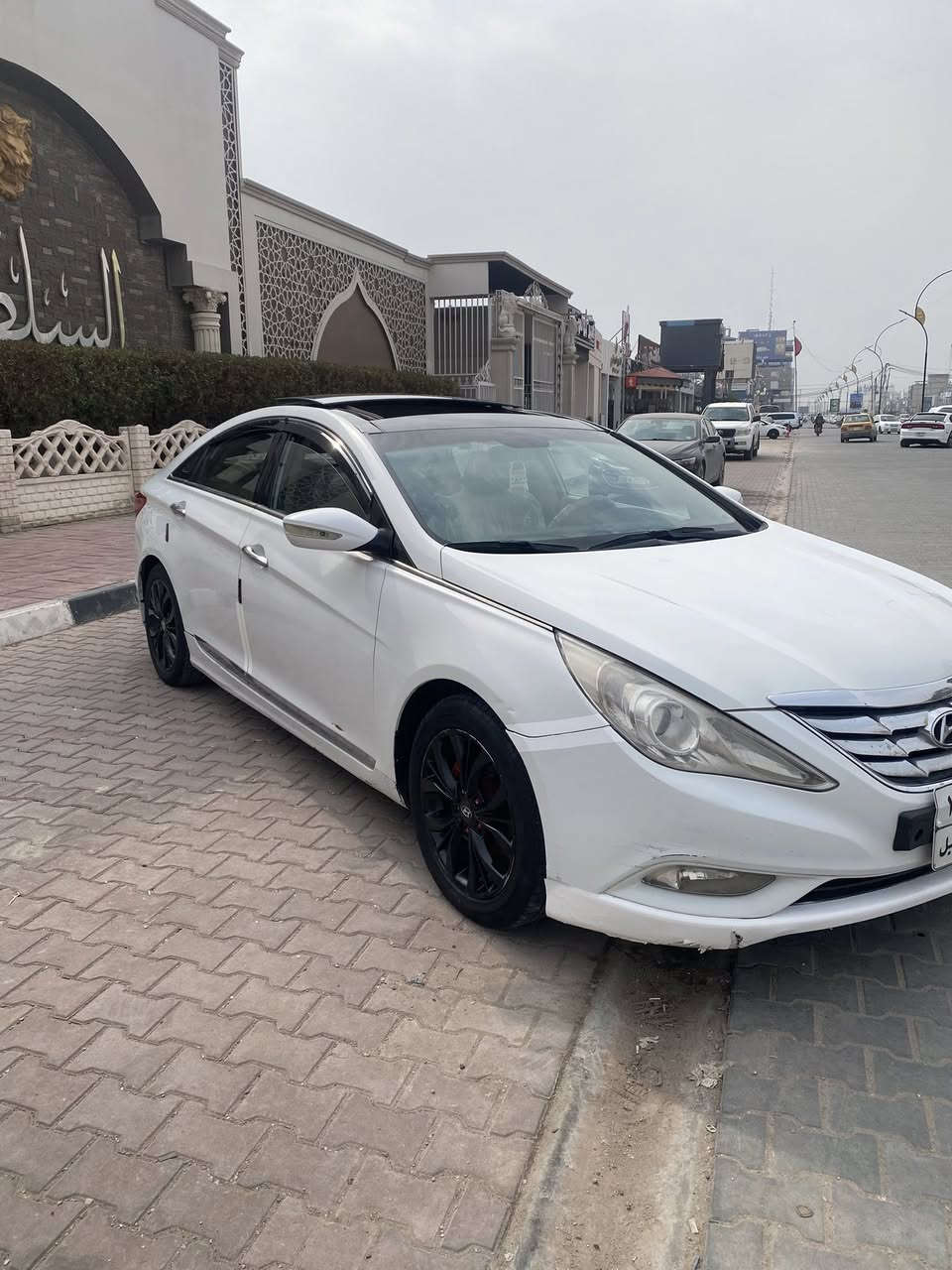 السلام عليكم سوناتا خليجي موديل ٢٠١٠بيها قطعتين جاملغ محرك ٢٤٠٠دوش وباب وبيها رشات صبغ بانوراما للستفسار اتصل على هذا الرقم ***********سعرها ١١٠
